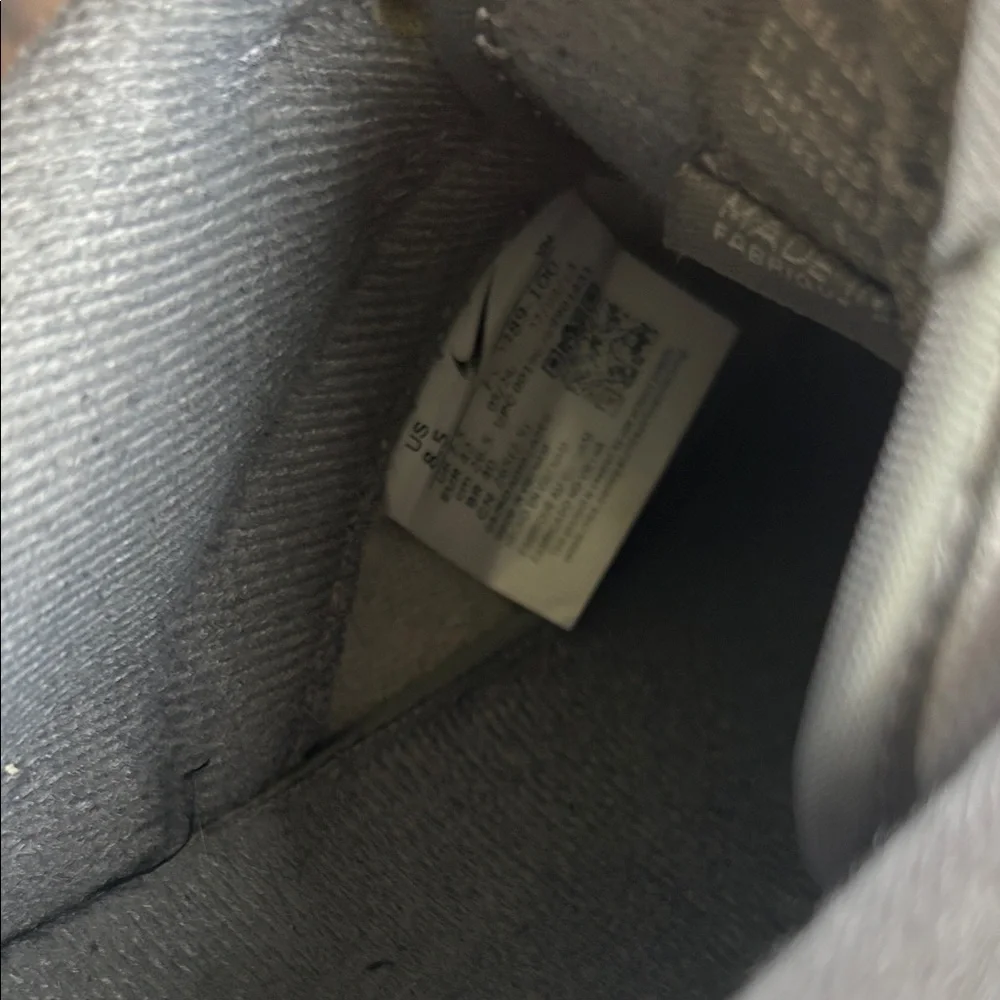 Nike Low-Top Sneakers in Gray and White Suede !! Size 8.5